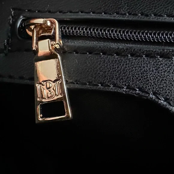 NWT Badgley Mischka Black Quilted Crossbody & Shoulder Bag – Vegan Leather - Picture 8 of 13